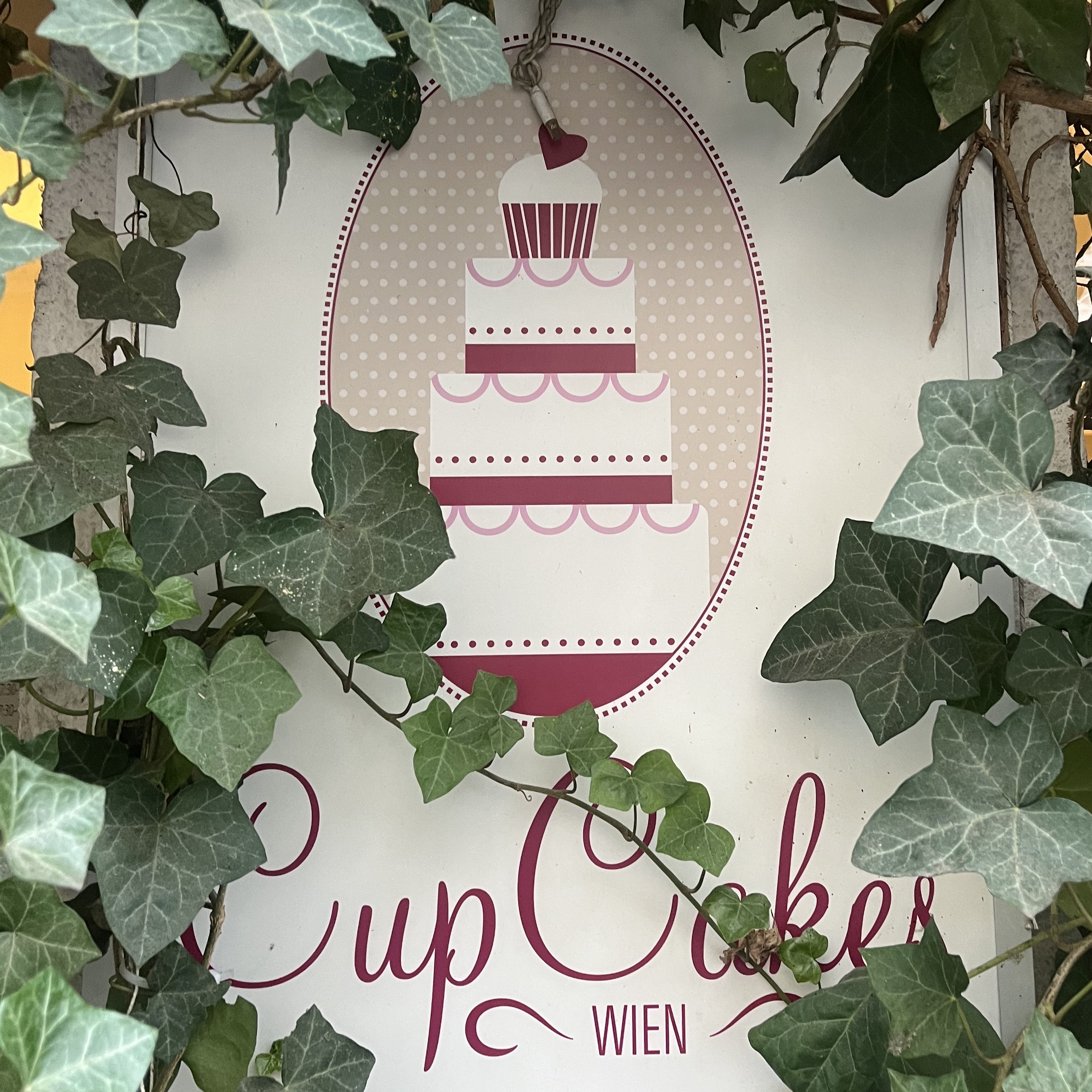 Logo außen vom Geschäft CupCakes Wien