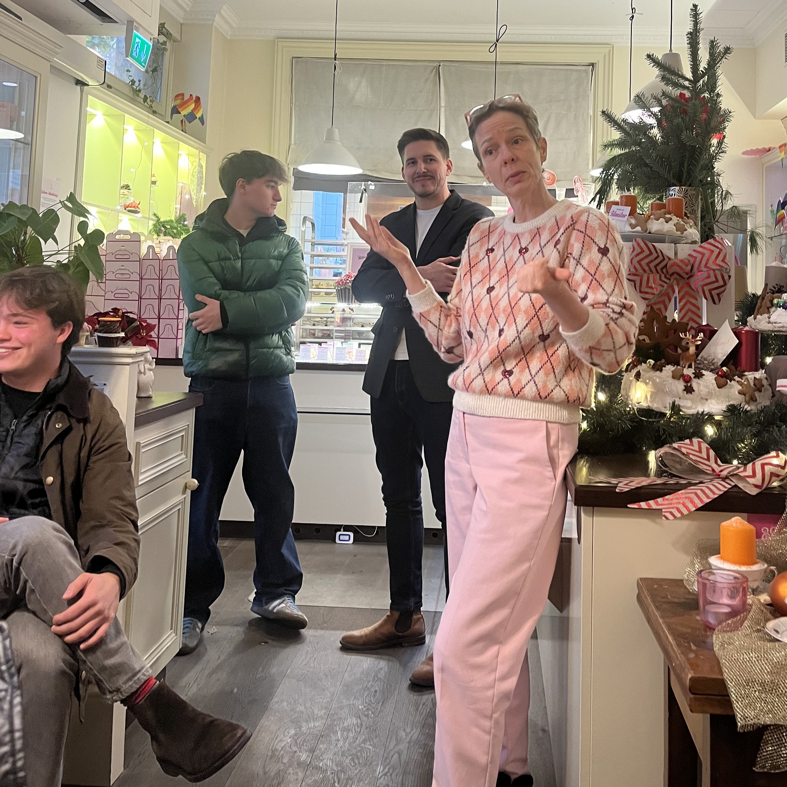 Frau Grubner im Gespräch mit uns