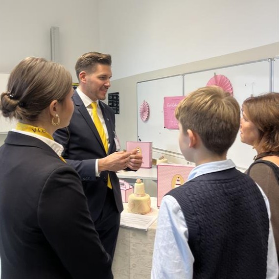 Unser Verkaufsteam und Herr Professor Leitner in Aktion